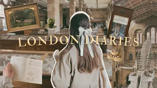 Exploring the Natural History Museum, going to the Opera & book shopping with friends | Cozy Diaries