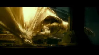 El Hobbit.- Smaug: "Yo soy fuego, yo soy muerte". Latino