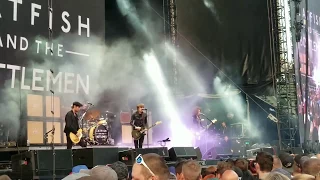 Catfish and the Bottlemen - Cocoon - Wrigley Field Chicago, IL