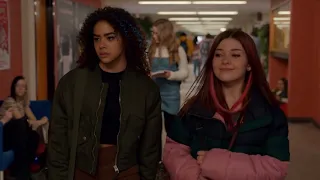 Ginny and Abby dye their hair snd get called into the principles office GINNY & GEORGIA S2E3