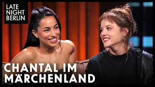 Gizem Emre & Jella Haase über "Chantal im Märchenland" | Late Night Berlin