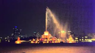 Buckingham Fountain in Chicago partk, Music and fountain display