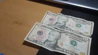 The Real 10$ Vs a Fake 10$ Bill.