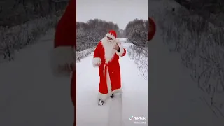 це дед мороз танцует