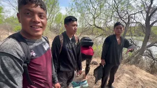 #Migrantes correteados por la migra en el río y otros viven en lugares abandonados