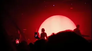 AURORA - Intro & Heathens (live) (fragment) Sala Apolo, Barcelona 12/09/22