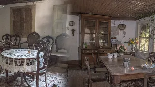 This ABANDONED HOUSE was FORGOTTEN by its OWNERS- they left EVERYTHING INSIDE