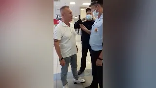 В аэропорту Толмачёво житель Москвы задержан за мелкое хулиганство и оскорбление сотрудников полиции