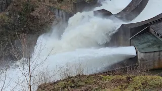 HARZHOCHWASSER Okertalsperre Wasserableitung über Grundablass 27.12.2023 Emergency Water Discharge!