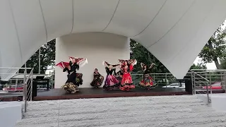 Taniec cygański Gypsy Dance Małgorzata Bellydance z grupą z Centrum Kultury w Łomiankach