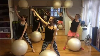 Port de Bras Ball - Lucie Dědičová (studio My Pilates)