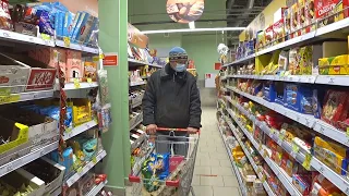 Where Russians Shop Every Day / Inside Provintial Supermarket in a Small Town