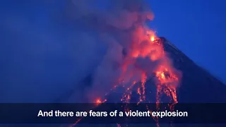Timelapse: Mayon volcano spews lava and ash