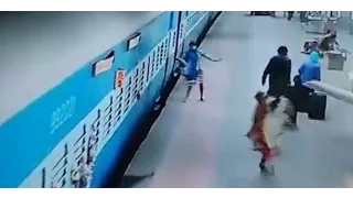 Woman Loses Her Life While Getting Off A Moving Train At Borivali | Shocking Video Footage