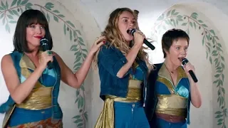 LILY JAMES Sings 'Mamma Mia' in MAMMA MIA! 2