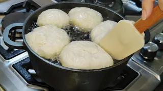 Throw the dough into boiling water and the result!The most interesting bread I have made😍