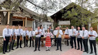 Laura Mocăniță și Orchestra Moldovlaska - Mă dușmănesc fetele