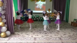 веселый танец в детском саду