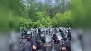 Усы Пескова: защита горы Куштау переросла в столкновения протестующих с силовиками