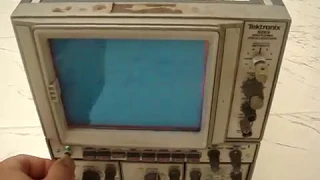 Tektronix 5223 Digitizing Oscilloscope