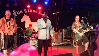 Reel Big Fish: “Big Hit Song from the 90s” + “Sell Out” (Live @ The Stone Pony, 6/25/2017)