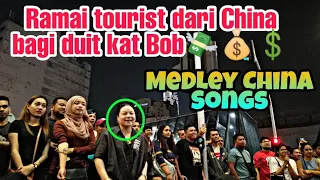 Murah rezeki Bob! Tourist2 sangat suka dan turut menyanyi bila lagu China dimainkan.Teruja sungguh!