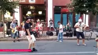 Уличные музыканты. Улица Красная. Краснодар. Hotel california. Russian street musicians.