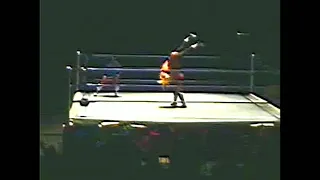 WWE 11/4/07 Torrie Wilson vs Victoria