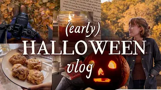 An Early Halloween Vlog || carving pumpkins, leaf peeping, and baking cinnamon rolls! 🎃