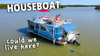 LIVING ON A HOUSEBOAT IN MARCO ISLAND, FLORIDA (tiny home tour)