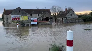 La Creuse en crue et des rues inondées à La Roche-Posay | AFP Images