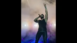 Gusttavo Lima ahota fãs em mega show em Morrinhos