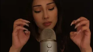 ASMR mouth sounds and nail tapping : the tingliest trigger combination ever 💕