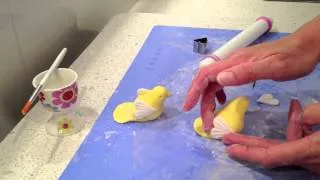 How to make a simple fondant bird