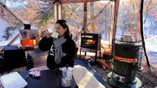 360° transparent tent. Wood stove. Delicious camping food. -10°C Solo camping, even better.