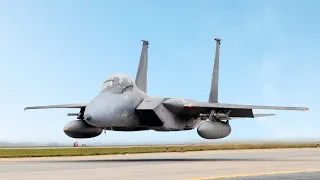 Insane US Pilot Playing With His Aircraft During Low Pass