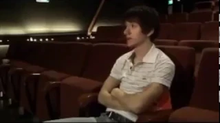 alex turner being smol and pure and talented for 2 minutes