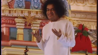 Christmas at Prasanthi Nilayam with Sri Sathya Sai Baba | 25 December 2001 | White Robe