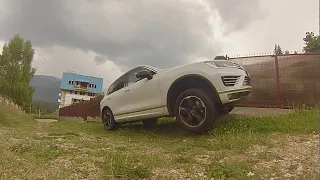 VW Touareg 7P 3.0 TDI (262 hp) 4MOTION test ON ROAD vs OFF ROAD Mode up the hill on 10 degress