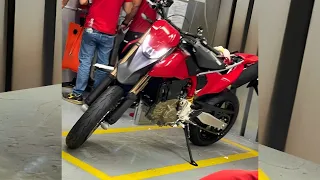 A NEW CHALLENGER OF KTM SMC 690 R | 2024 NEW DUCATI HYPERMOTARD 698 MONO IS COMING