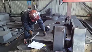 Cutting and measuring of graphite blocks