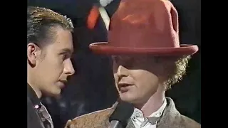 1982 Malcolm McLaren inventing scratching with Jules Holland The Tube