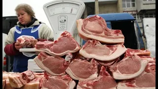 Если салфетка прилипла, мясо "выкупали" в марганцовке. Как понять, что свинина несвежая?
