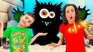 DeeDee and Matteo Monster Under the Bed | Don't be Afraid of Monsters | Funny Story For Kids