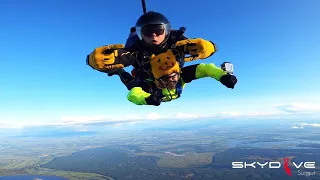Арсентий отжёг в свой первый прыжок с парашютом #skydivesurgut