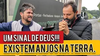 OS TRAVESSEIROS CAÍRAM  NA PISTA.