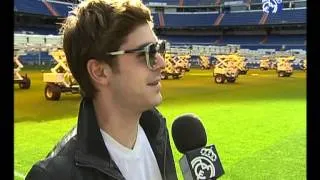 Zac Efron visits Santiago Bernabeu