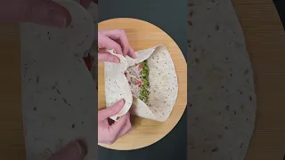 Pesto + Avocado Chicken Wrap | This is my favorite wrap ever 💔