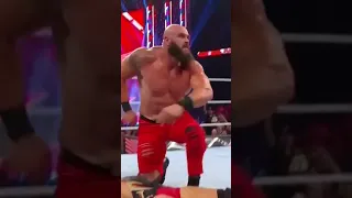 Braun Strowman taught Chad Gable how to get these hands 😤