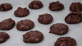 The easiest and fastest chocolate cookies you ever made | 3 Ingredients | No flour |  No milk